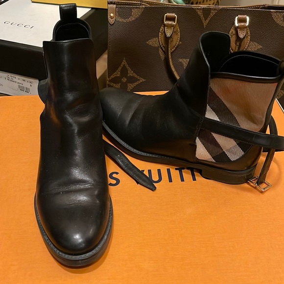 Burberry booties size 6 - Picture 1 of 6
